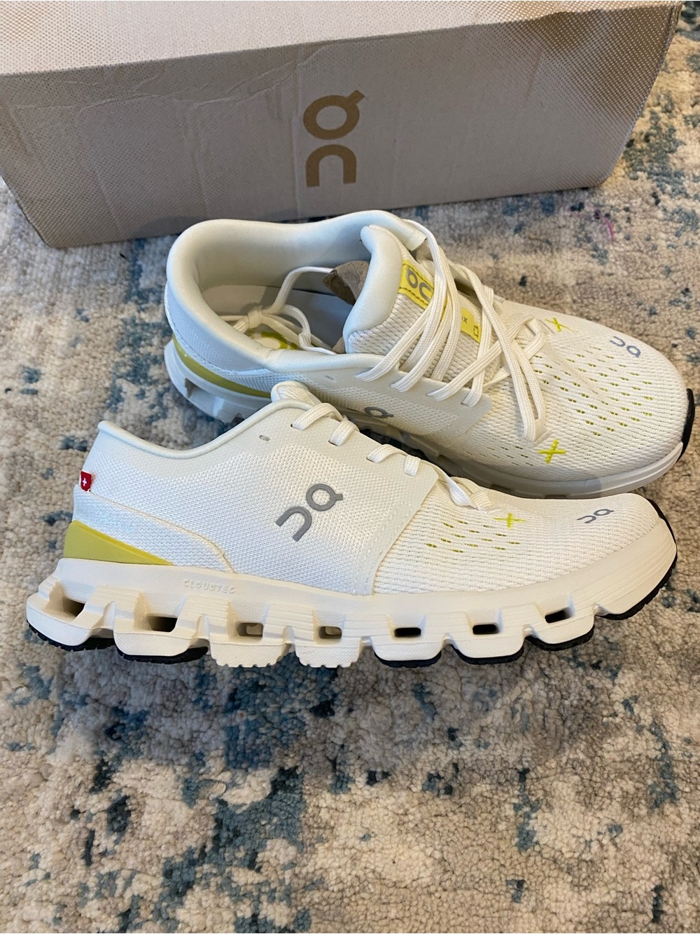 On Cloud Running Women’s Cloudswift Lightweight Running Shoes - White/Yellow